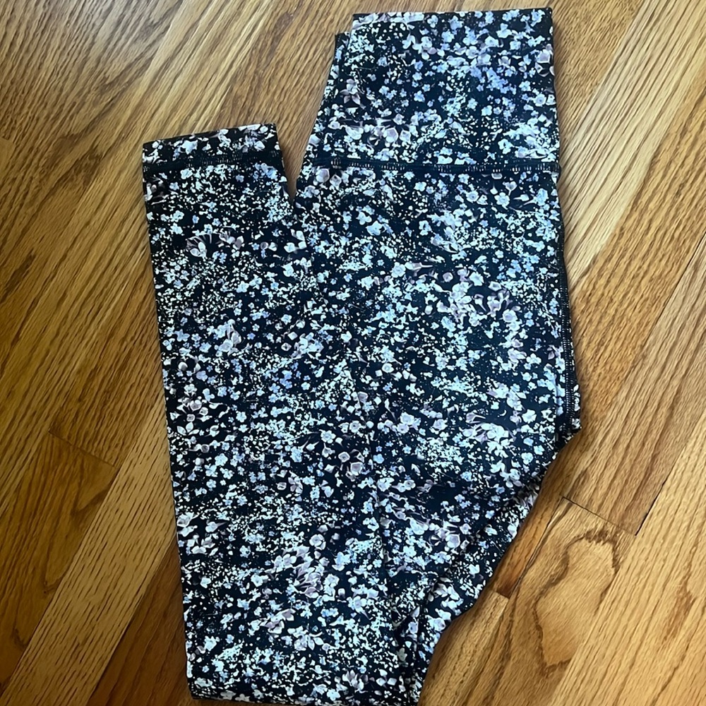 Lululemon Wunder under 25”